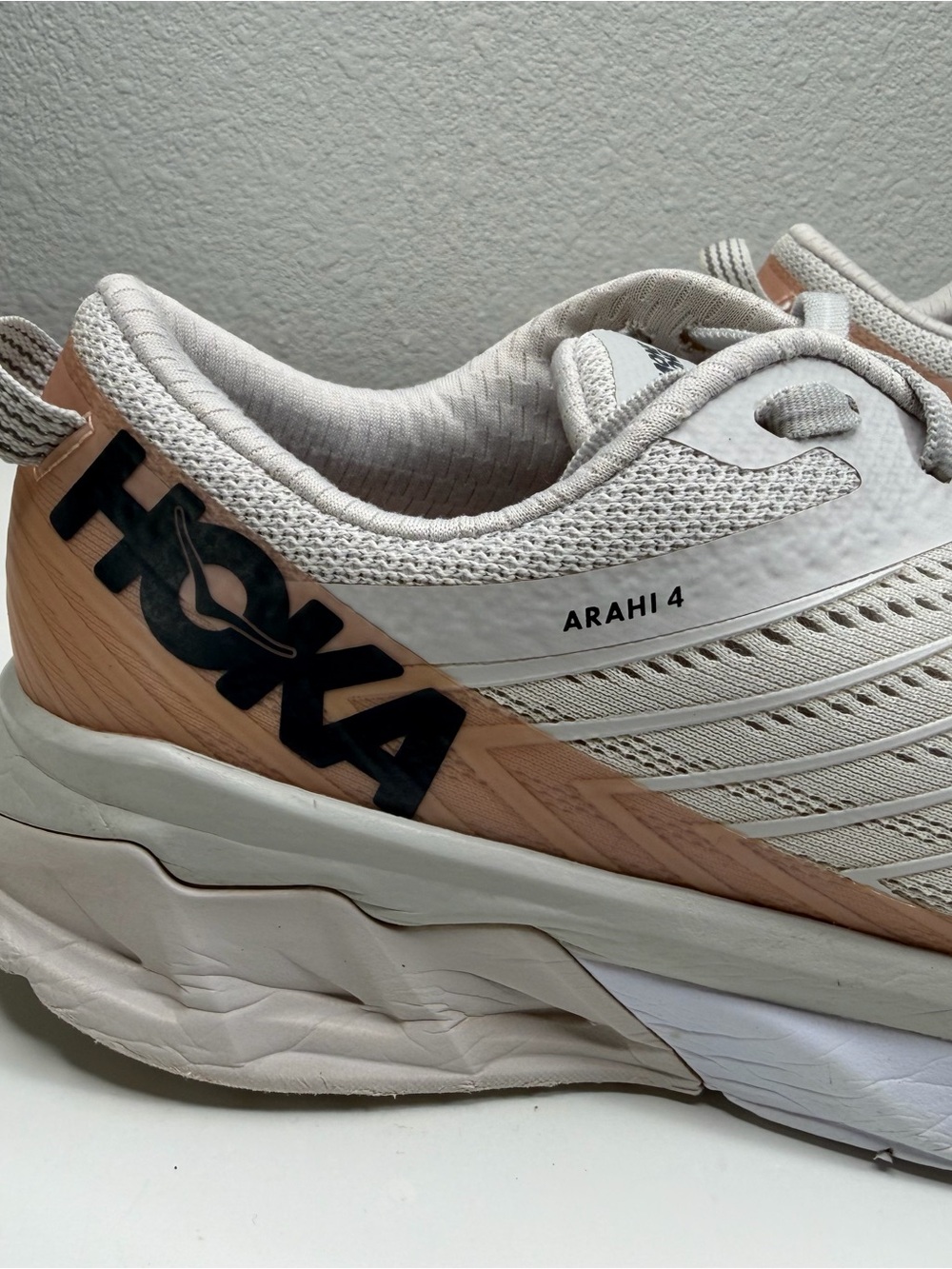 Hoka One One ARAHI 4 Women's White and Light Gray Running Shoes - Picture 7 of 12